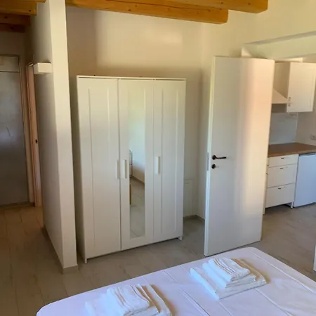 Vinci Guest house *